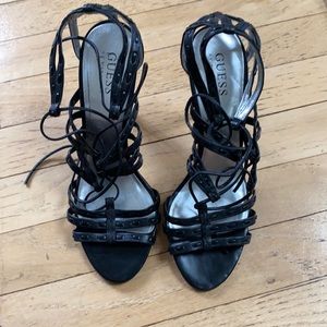 Guess by Marciano scrappy black heels!